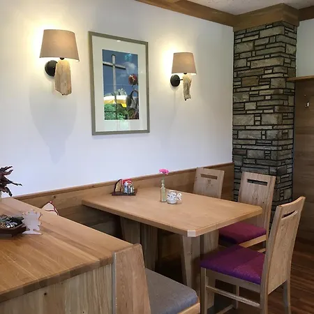 Gasthof Botenwirt Guest house Faistenau